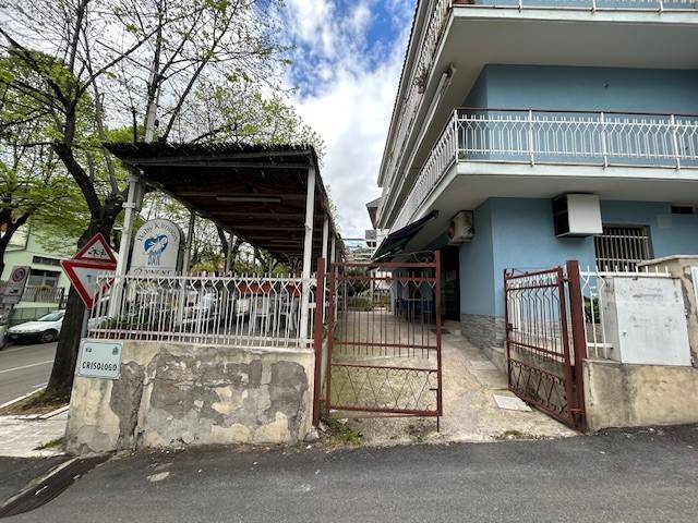 negozio in vendita a Pescara in zona Ospedale