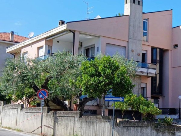casa indipendente in vendita a Pescara in zona Ospedale