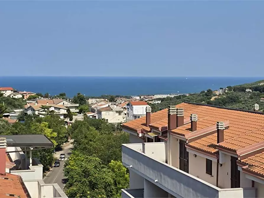 casa indipendente in vendita a Pescara in zona Colle di Mezzo