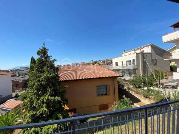 casa indipendente in vendita a Pescara in zona Colle Scorrano