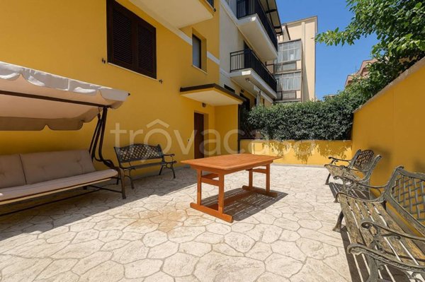 casa indipendente in vendita a Pescara in zona Porta Nuova