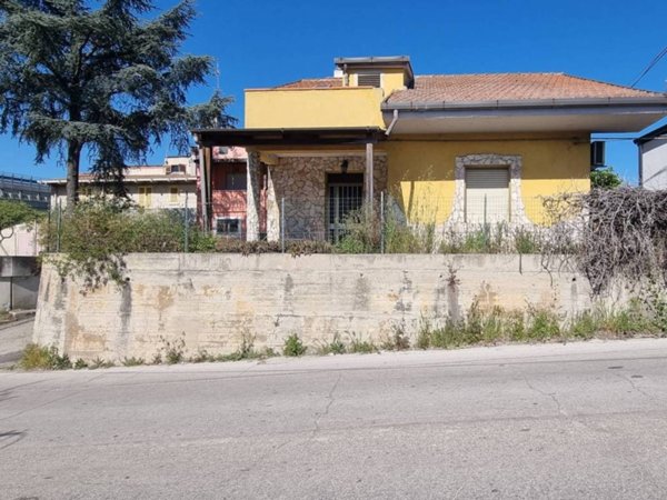 casa indipendente in vendita a Pescara in zona San Donato