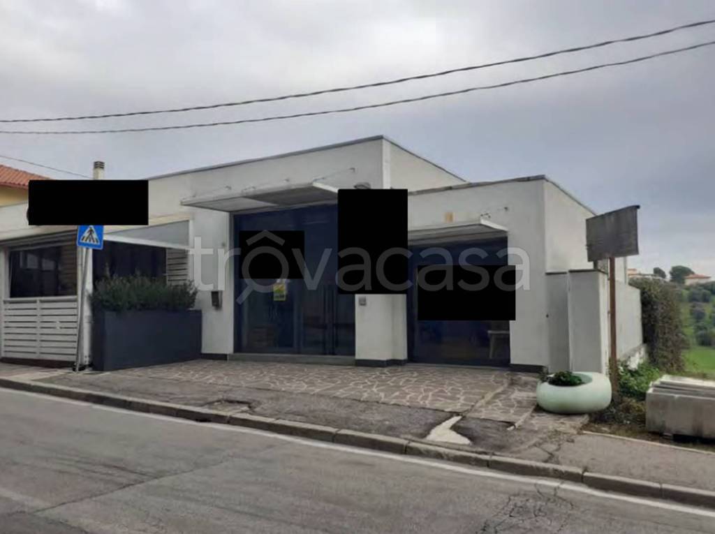 negozio in vendita a Pescara in zona Colle Innamorati