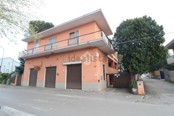 casa indipendente in vendita a Pescara in zona Centro Città