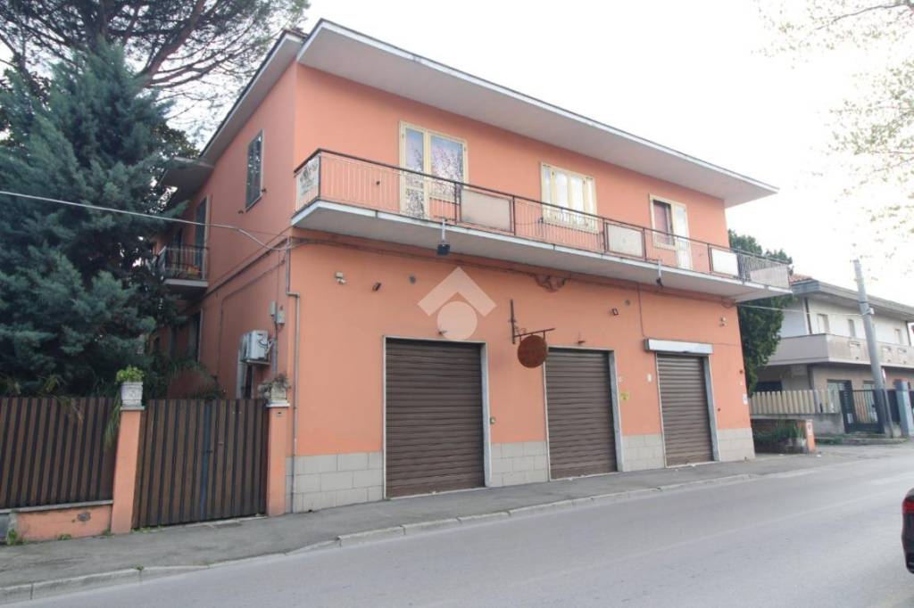 casa indipendente in vendita a Pescara in zona Centro Città