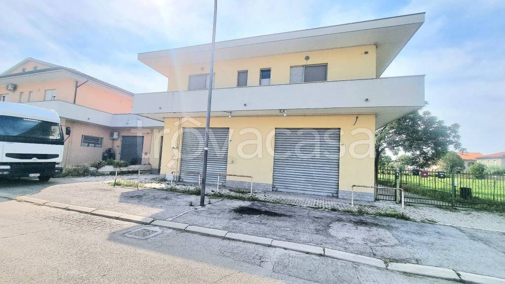 locale commerciale in vendita a Pescara