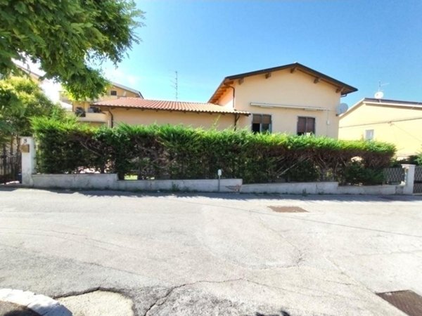 casa indipendente in vendita a Pescara in zona Centro Città
