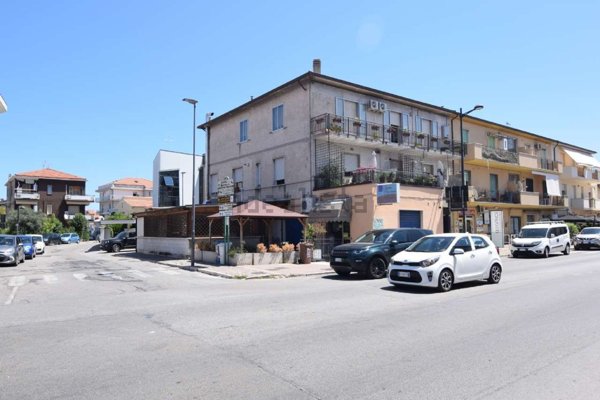 locale commerciale in vendita a Pescara