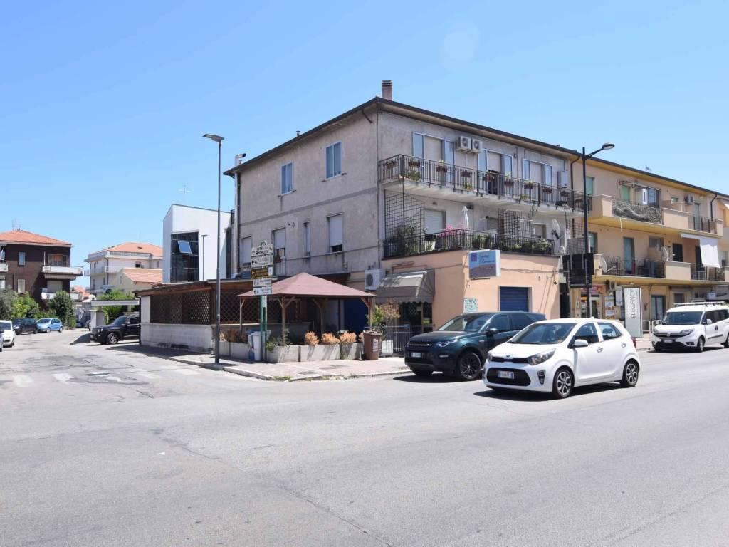 negozio in vendita a Pescara