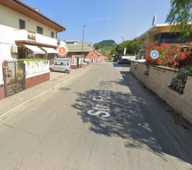 negozio in vendita a Pescara