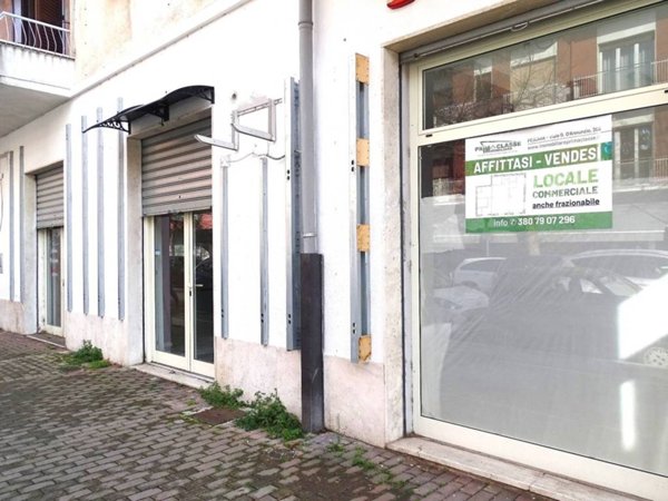 negozio in vendita a Pescara in zona Porta Nuova