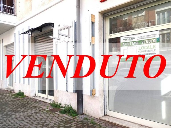 negozio in vendita a Pescara in zona Porta Nuova