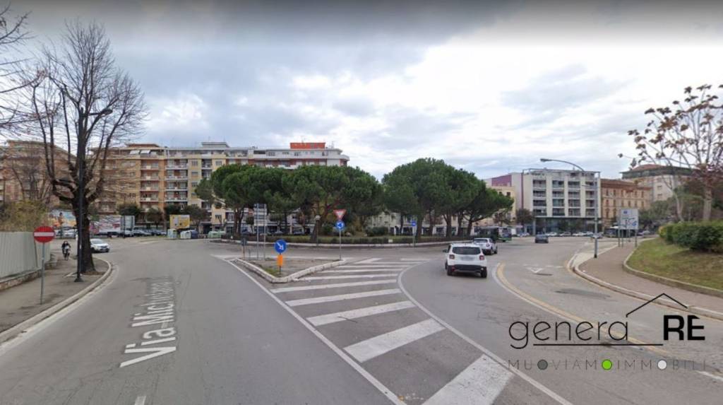 negozio in vendita a Pescara in zona Centro Città