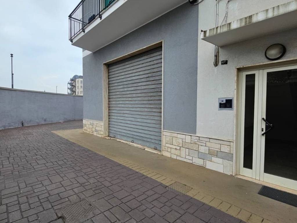 locale commerciale in vendita a Pescara