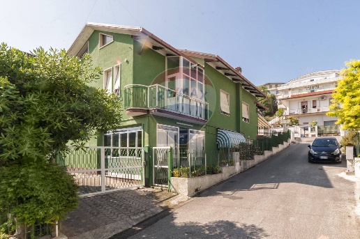 casa indipendente in vendita a Pescara in zona Colle Innamorati
