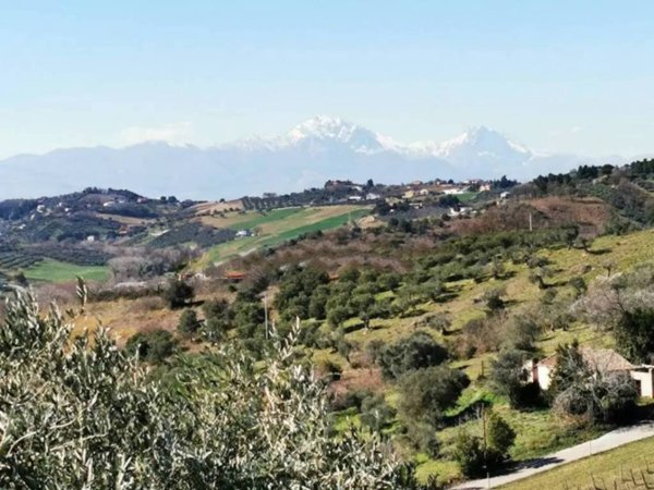 casa indipendente in vendita a Pescara in zona Ospedale