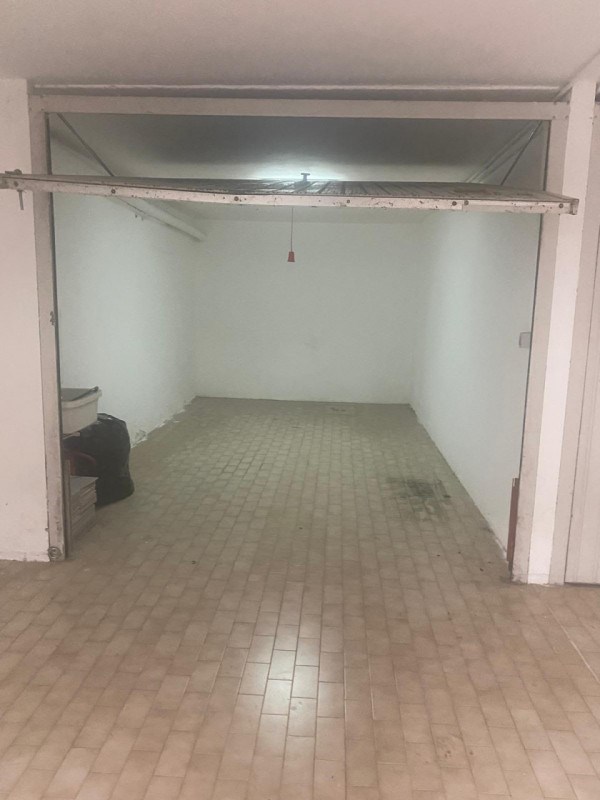 negozio in vendita a Pescara in zona Ospedale