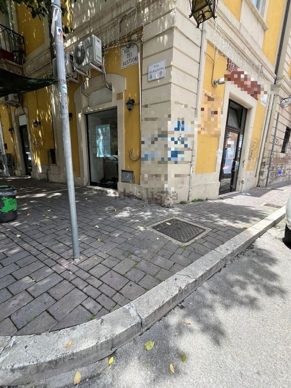 locale commerciale in vendita a Pescara in zona Centro Città