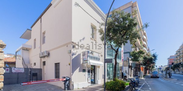 casa indipendente in vendita a Pescara in zona Porta Nuova