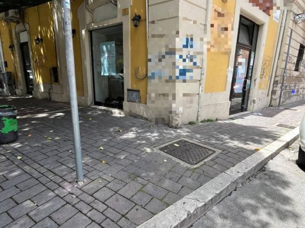 negozio in vendita a Pescara in zona Porta Nuova