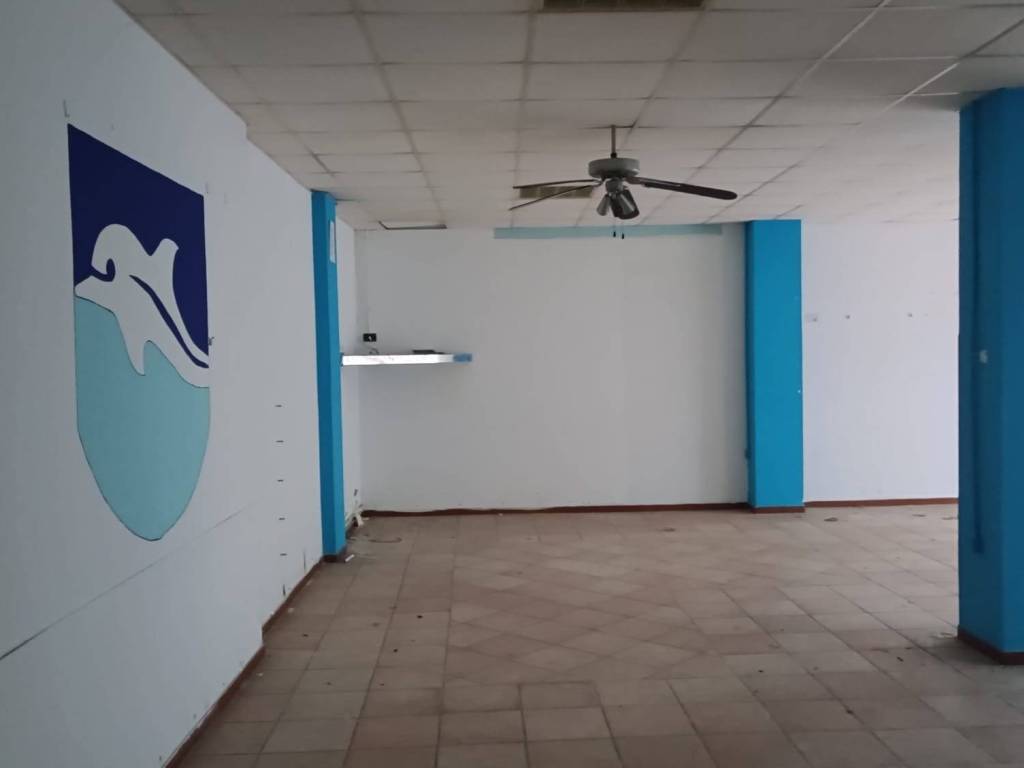 negozio in vendita a Pescara