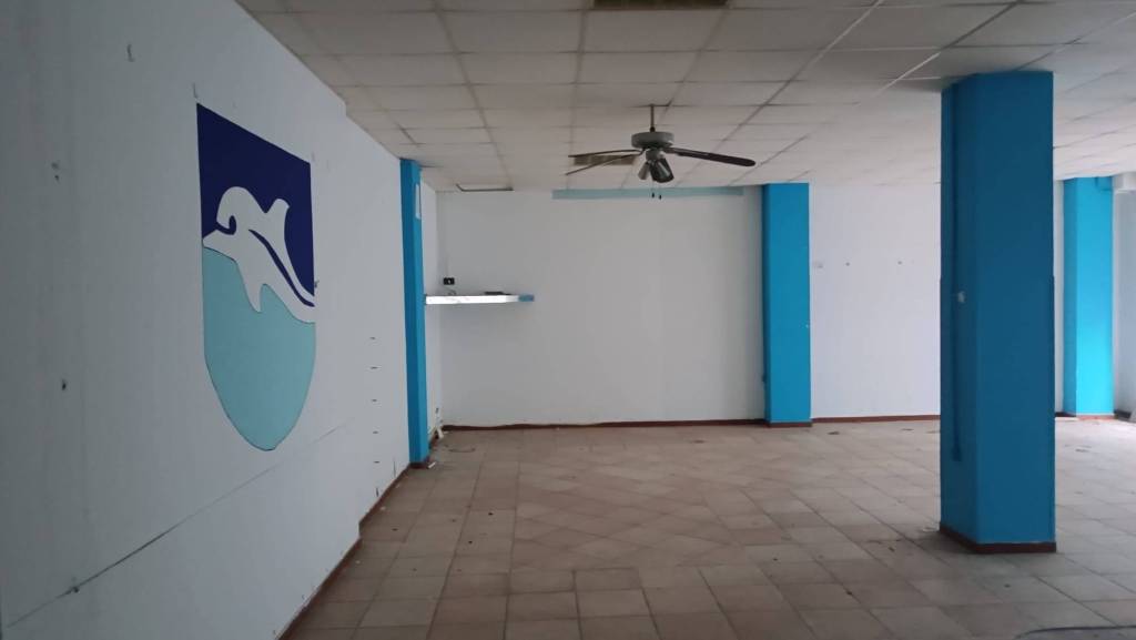negozio in vendita a Pescara