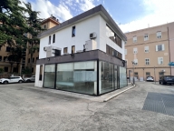locale commerciale in vendita a Pescara