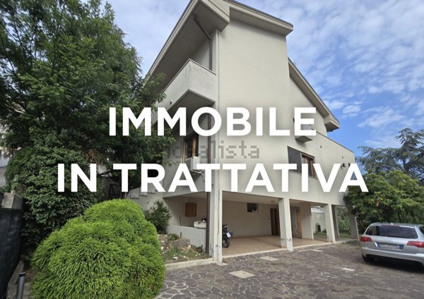 casa indipendente in vendita a Pescara