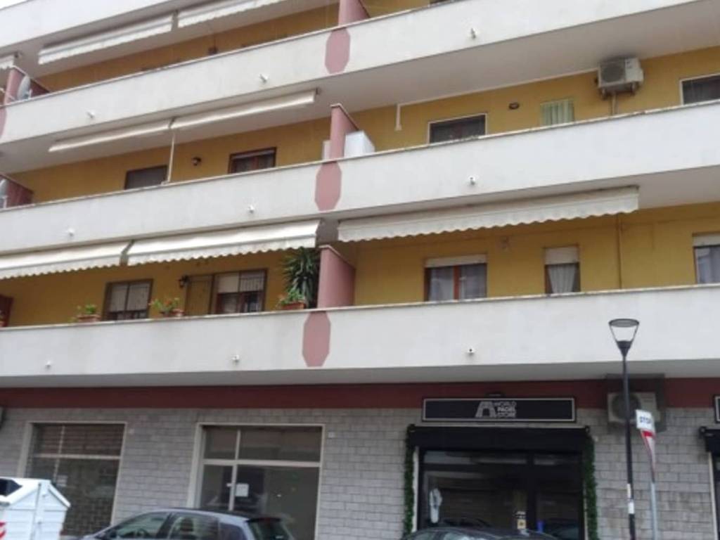 negozio in vendita a Pescara in zona Porta Nuova