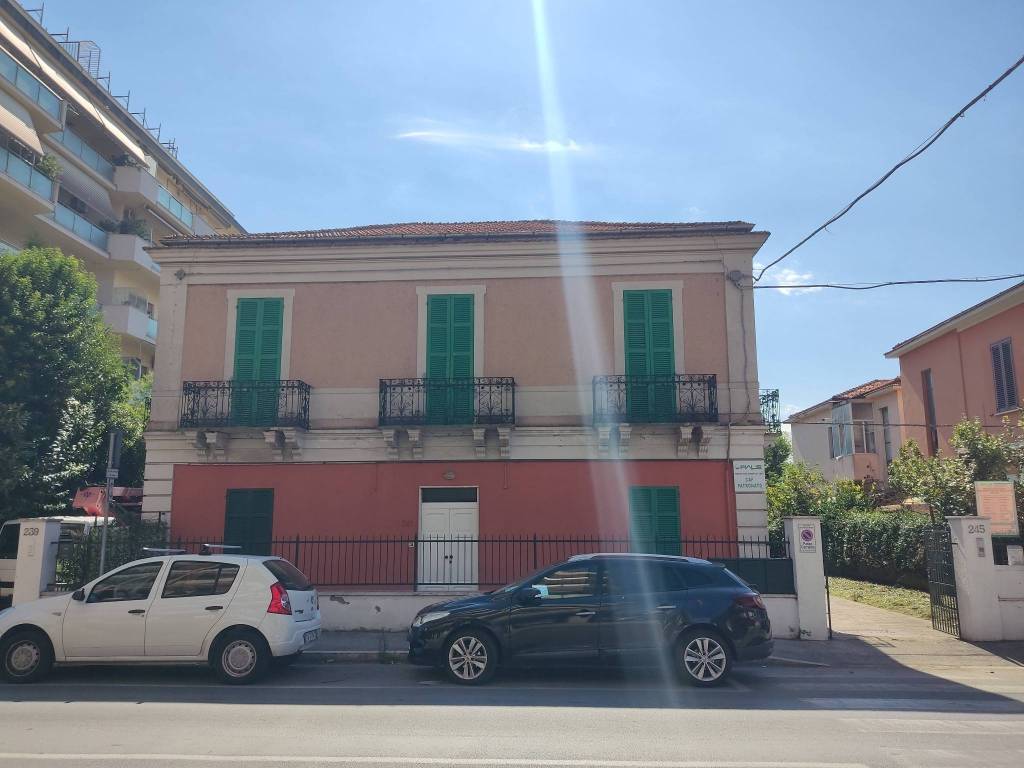 casa indipendente in vendita a Pescara in zona Ospedale