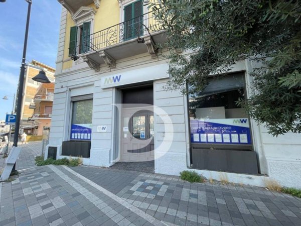 negozio in vendita a Pescara