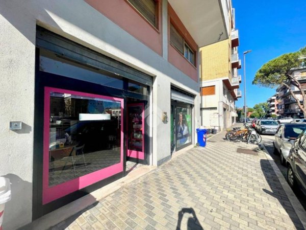 negozio in vendita a Pescara in zona Ospedale