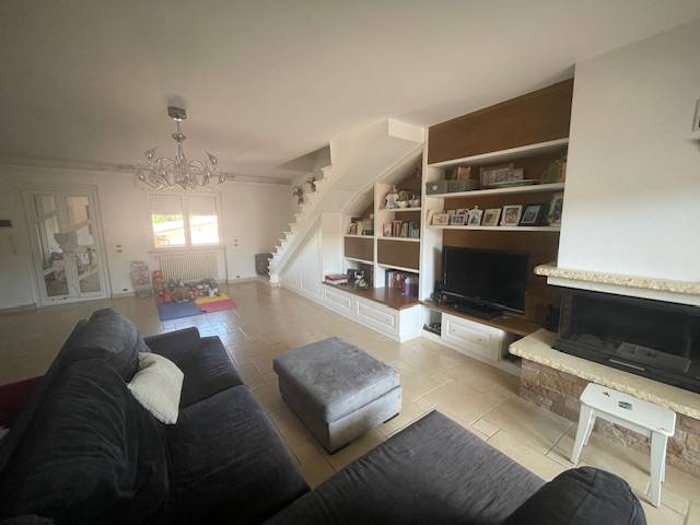 casa indipendente in vendita a Pescara in zona San Silvestro