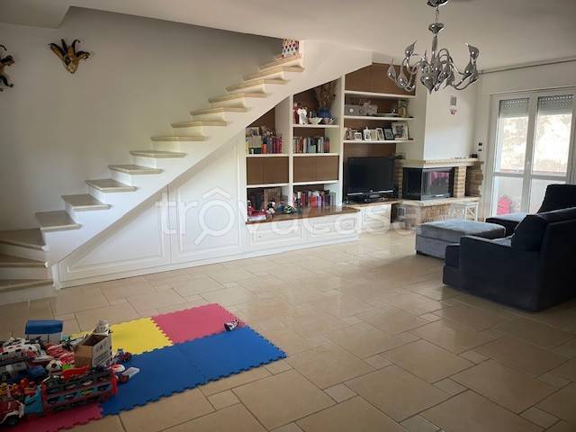 casa indipendente in vendita a Pescara in zona Centro Città