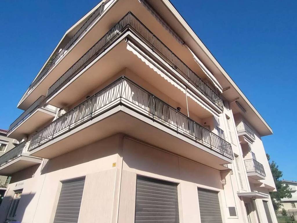 negozio in vendita a Pescara