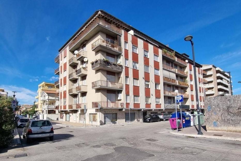 appartamento in vendita a Pescara in zona Porta Nuova