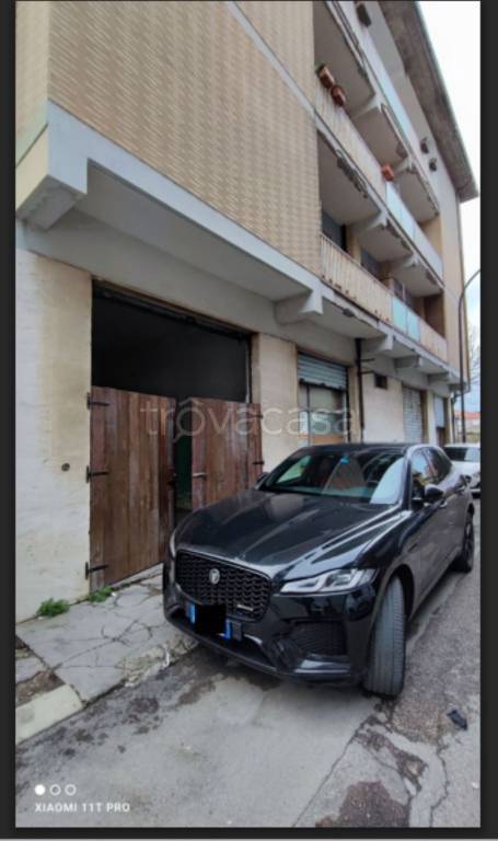 negozio in vendita a Pescara