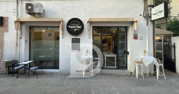 negozio in vendita a Pescara in zona Centro Città