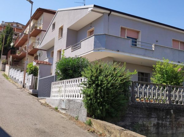 casa indipendente in vendita a Pescara in zona Centro Città