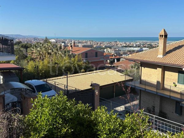 appartamento in vendita a Pescara in zona Pineta