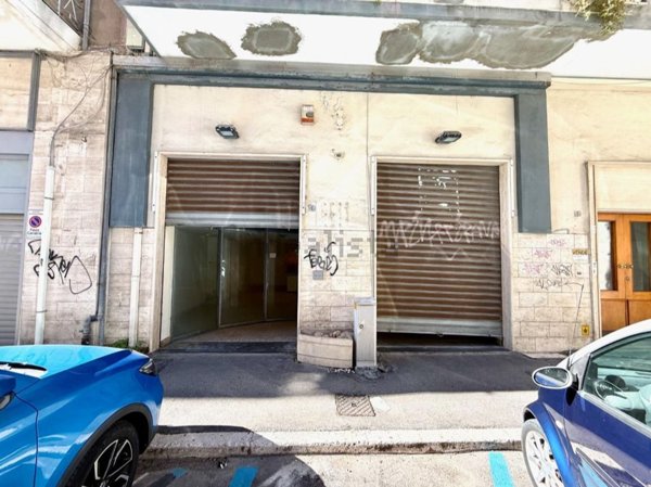 negozio in vendita a Pescara