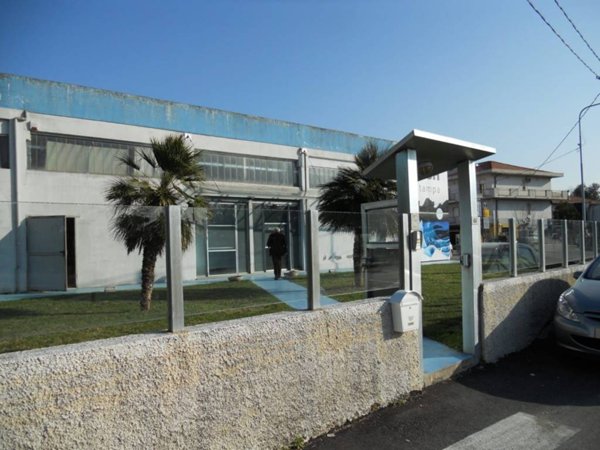 locale commerciale in vendita a Pescara