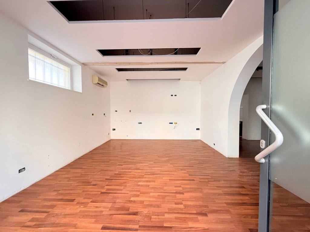 ufficio in vendita a Pescara in zona Porta Nuova
