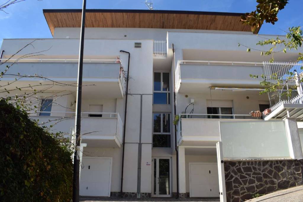 appartamento in vendita a Pescara in zona Colle Scorrano