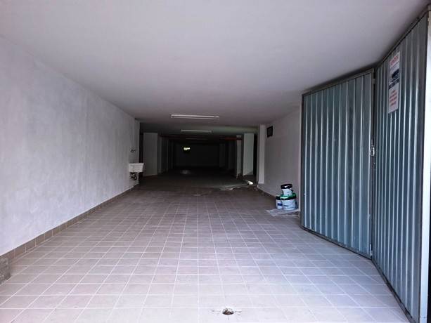 locale commerciale in vendita a Pescara in zona Castellammare