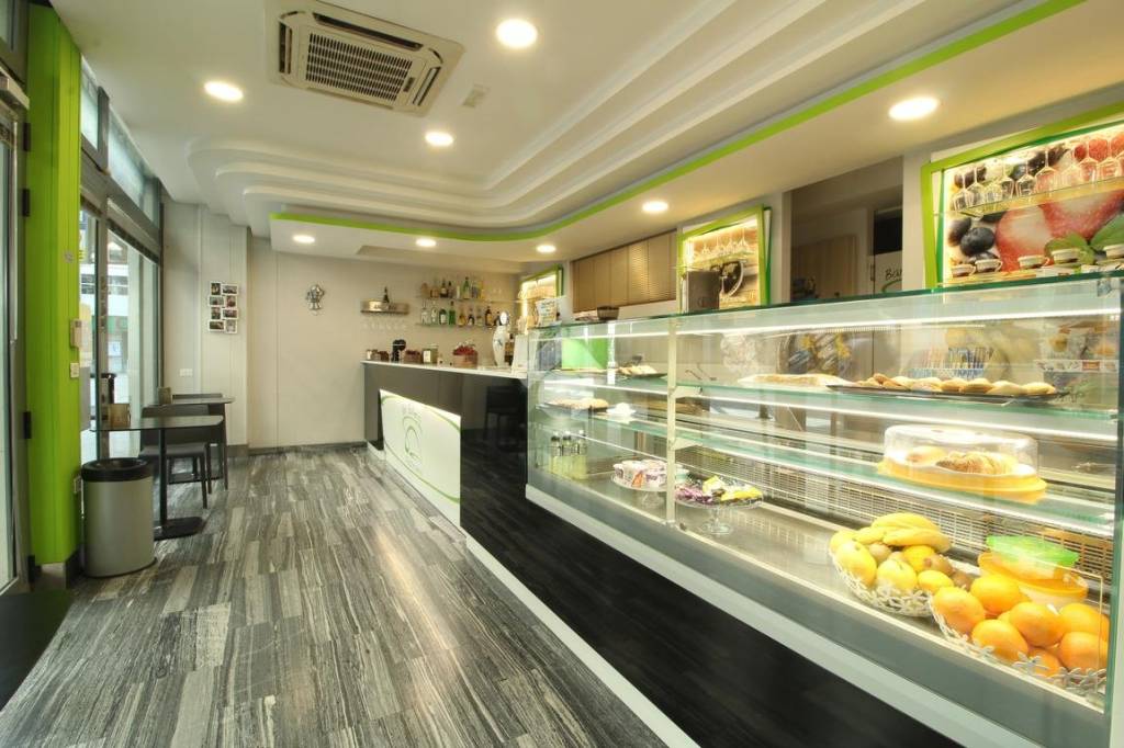 negozio in vendita a Pescara in zona Centro Città