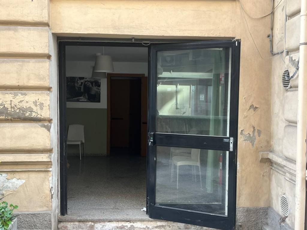 negozio in vendita a Pescara in zona Centro Città