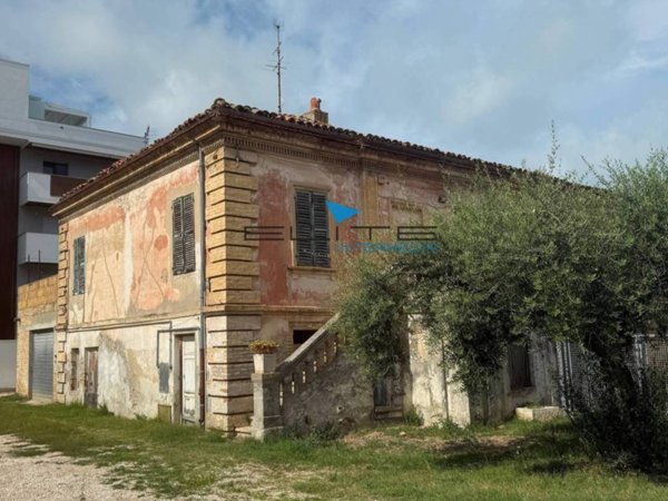 casa indipendente in vendita a Pescara in zona Duca degli Abruzzi