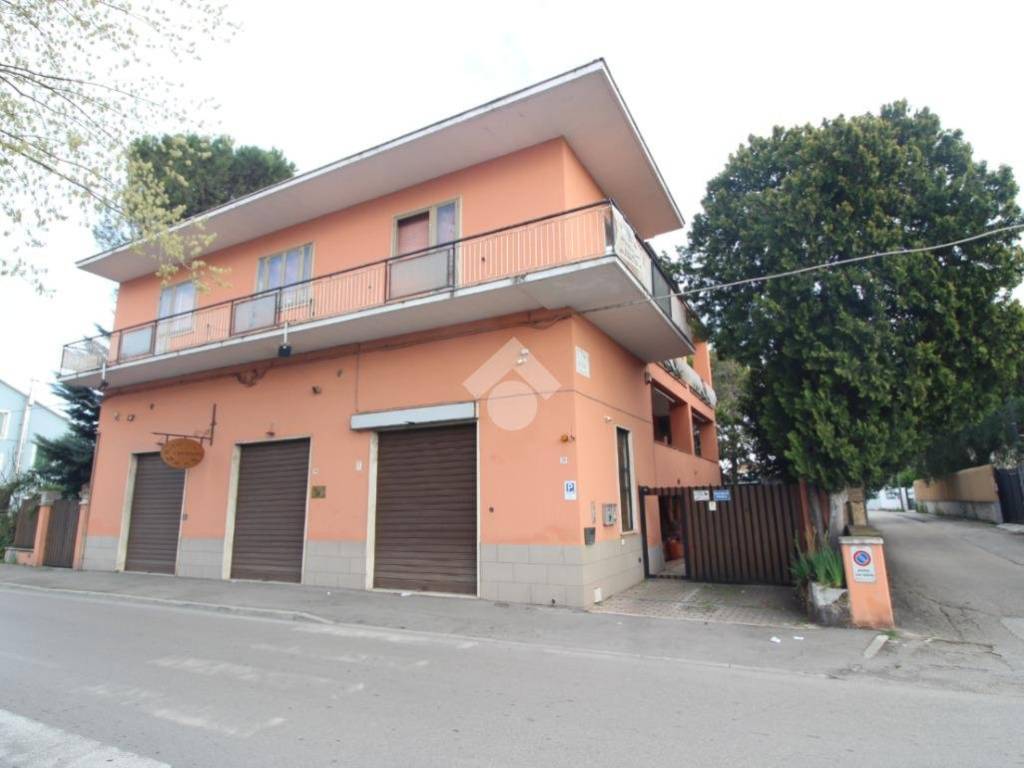 casa indipendente in vendita a Pescara in zona Centro Città