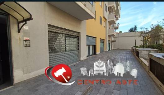 negozio in vendita a Pescara in zona Colle Innamorati